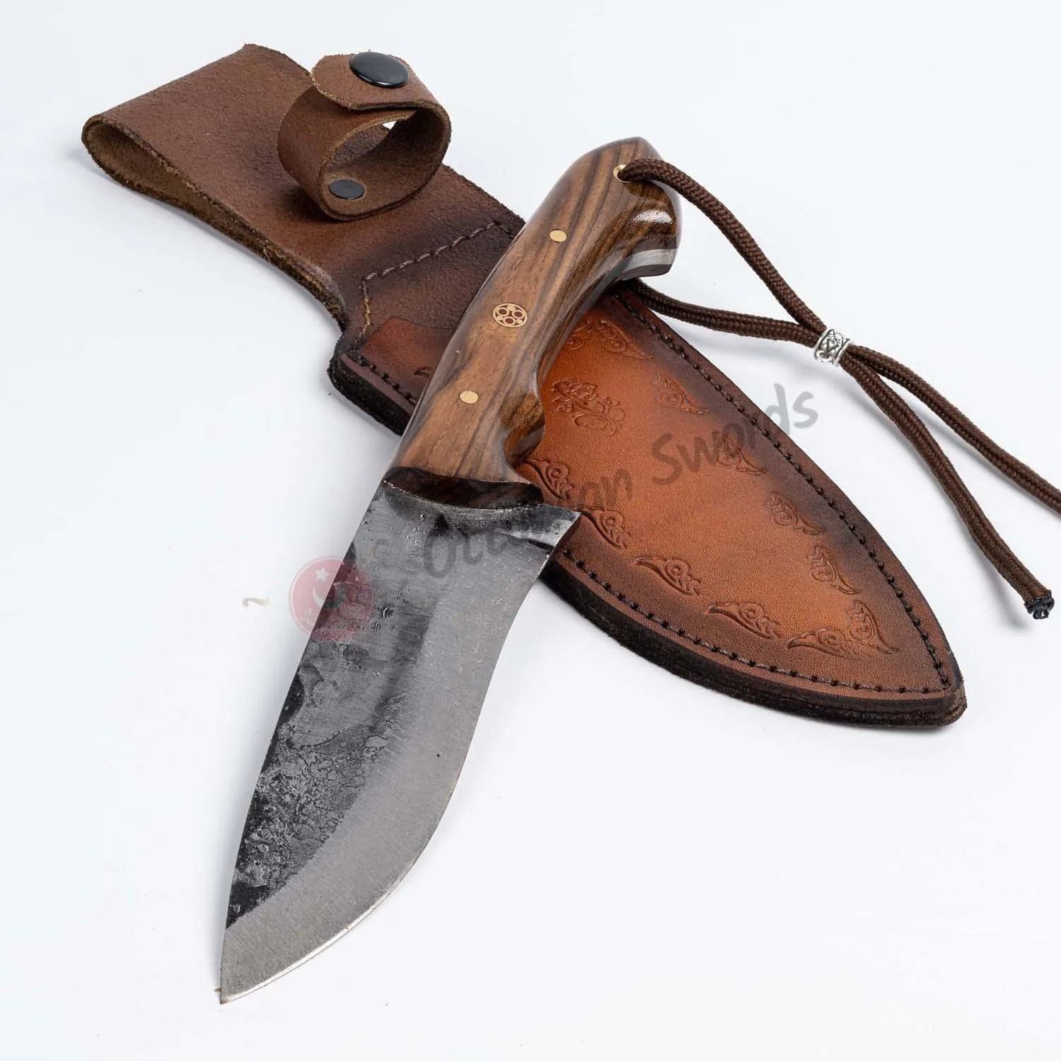 Handmade Carbon Steel Camping Knife Walnut Tree