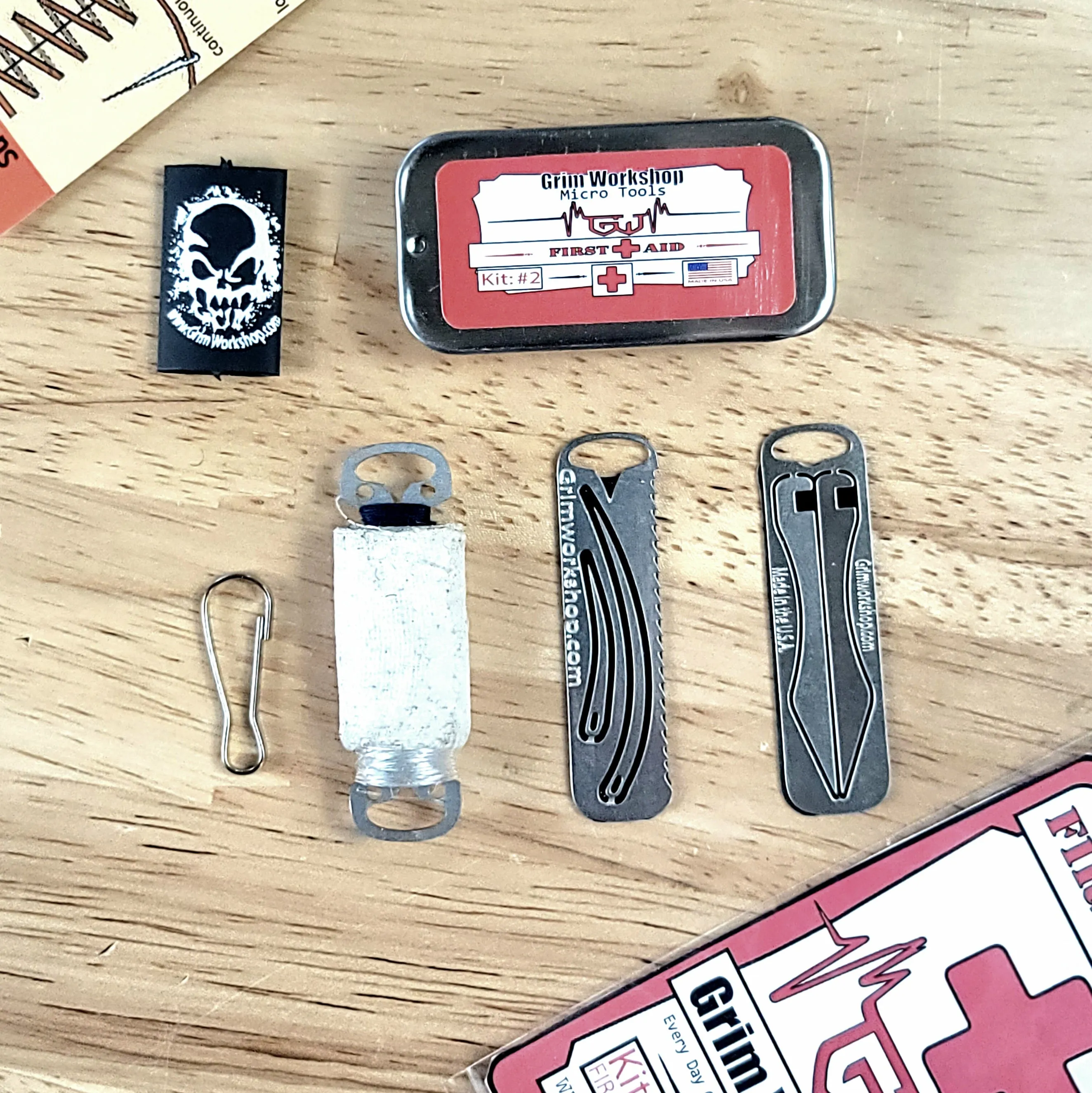 Micro First Aid Kit : Pocket Size First Aid Tool Kit