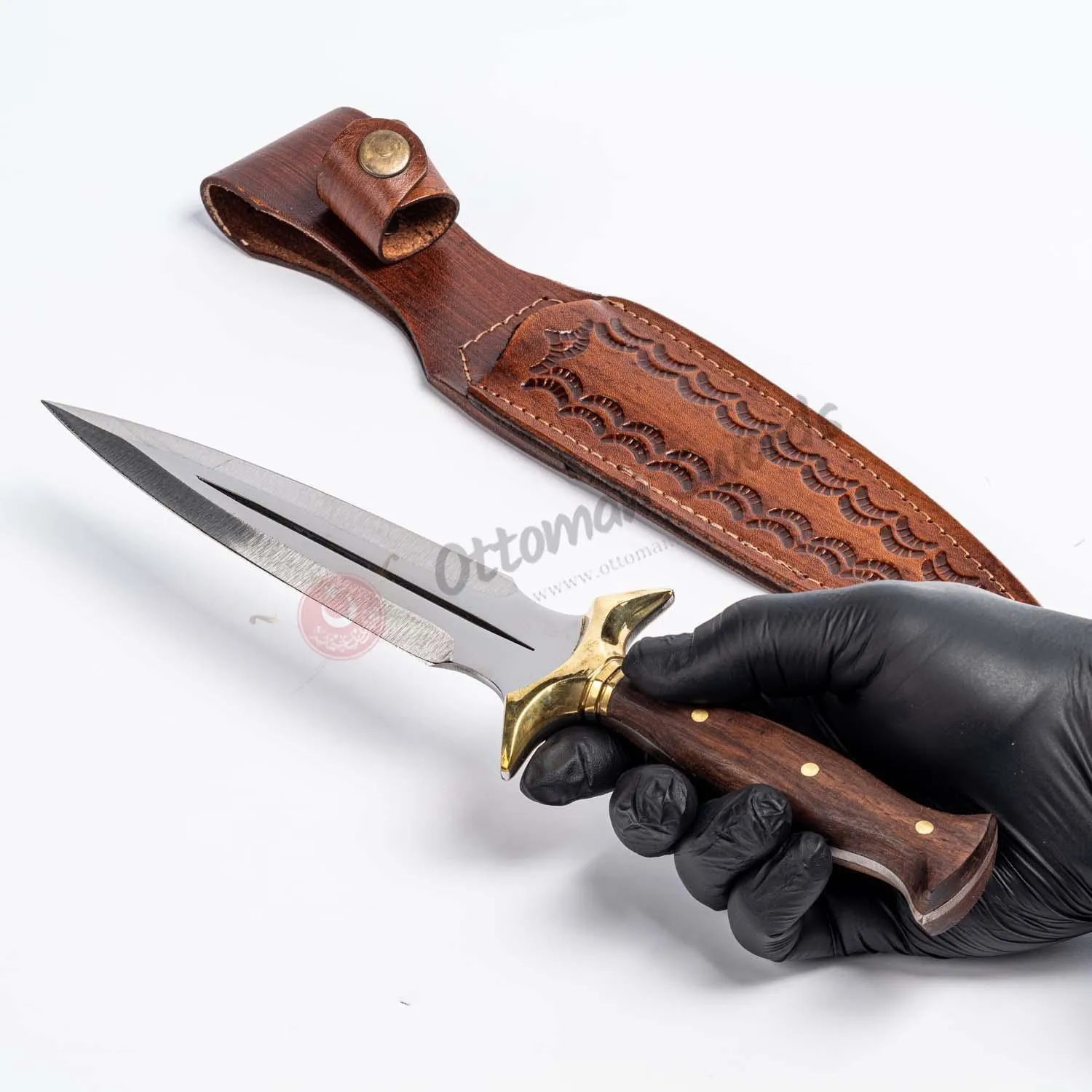 Walnut Handle, Double Edged Hunter Dagger